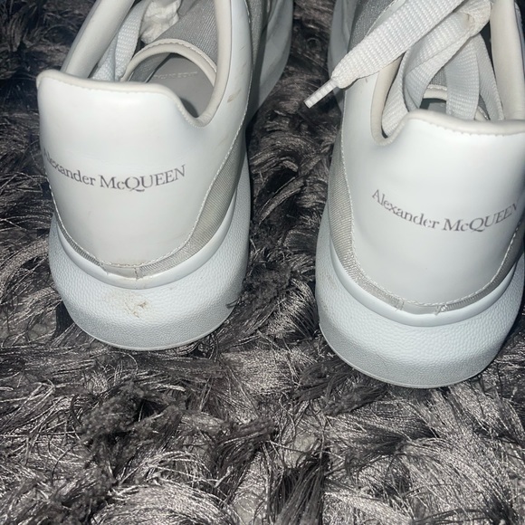Alexander McQueen Oversized Sneaker - Picture 4 of 4